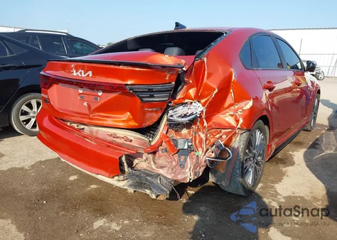 2022 Kia Forte Gt-Line z USA, uszkodzony, nr VIN 3KPF54AD4NE474486